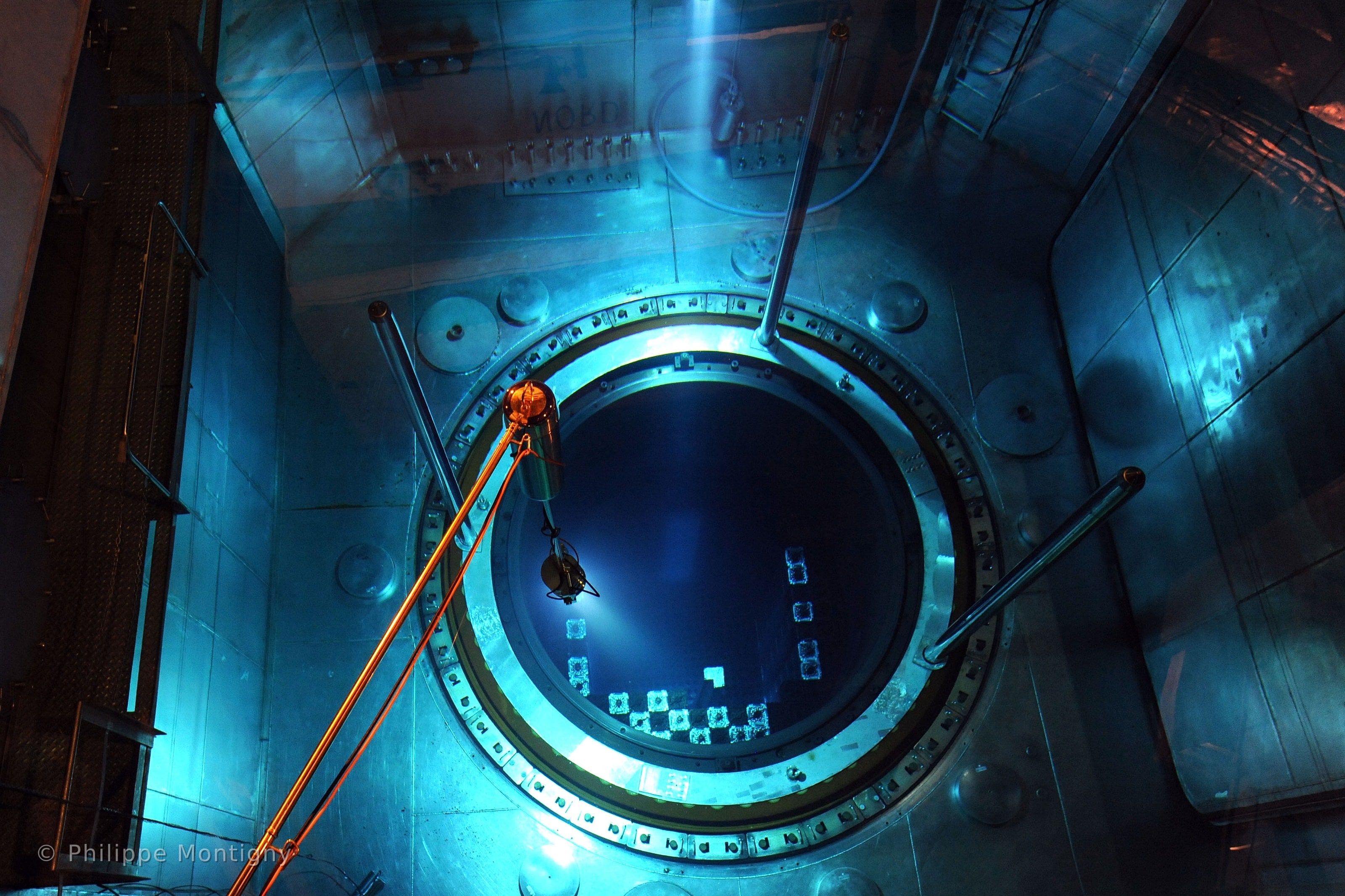 Cuve d'un réacteur de centrale nucléaire en maintenance