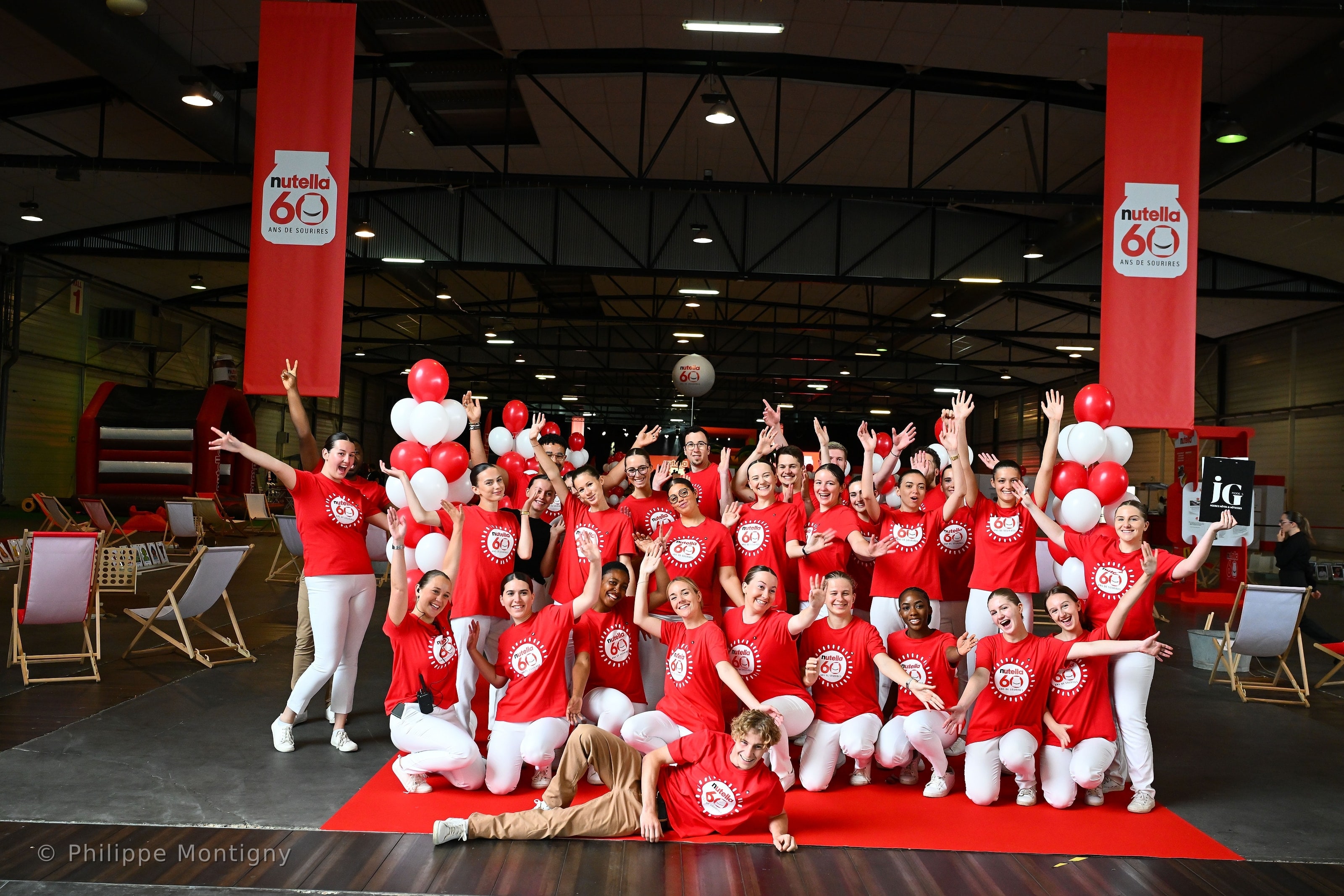 Photo de groupe des équipes lors d'un anniversaire d'entreprise
